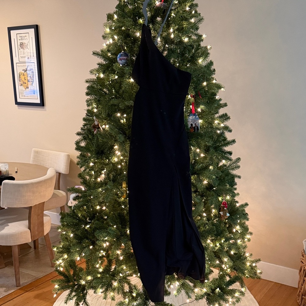 Elegant Black One-Shoulder Dress